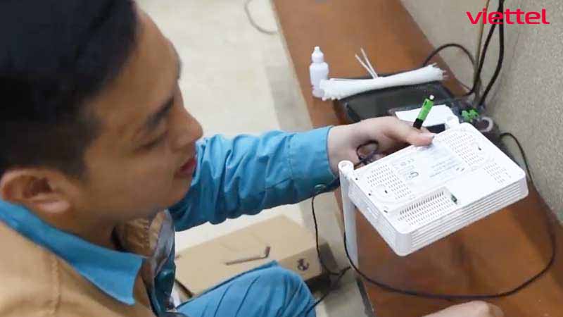 co-can-xin-phep-chu-nha-khi-lap-mang-viettel-khong-1